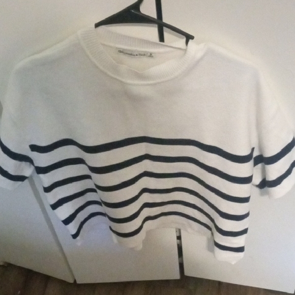 Abercrombie & Fitch Kids Tee - White and Navy Stripes - Picture 3 of 6